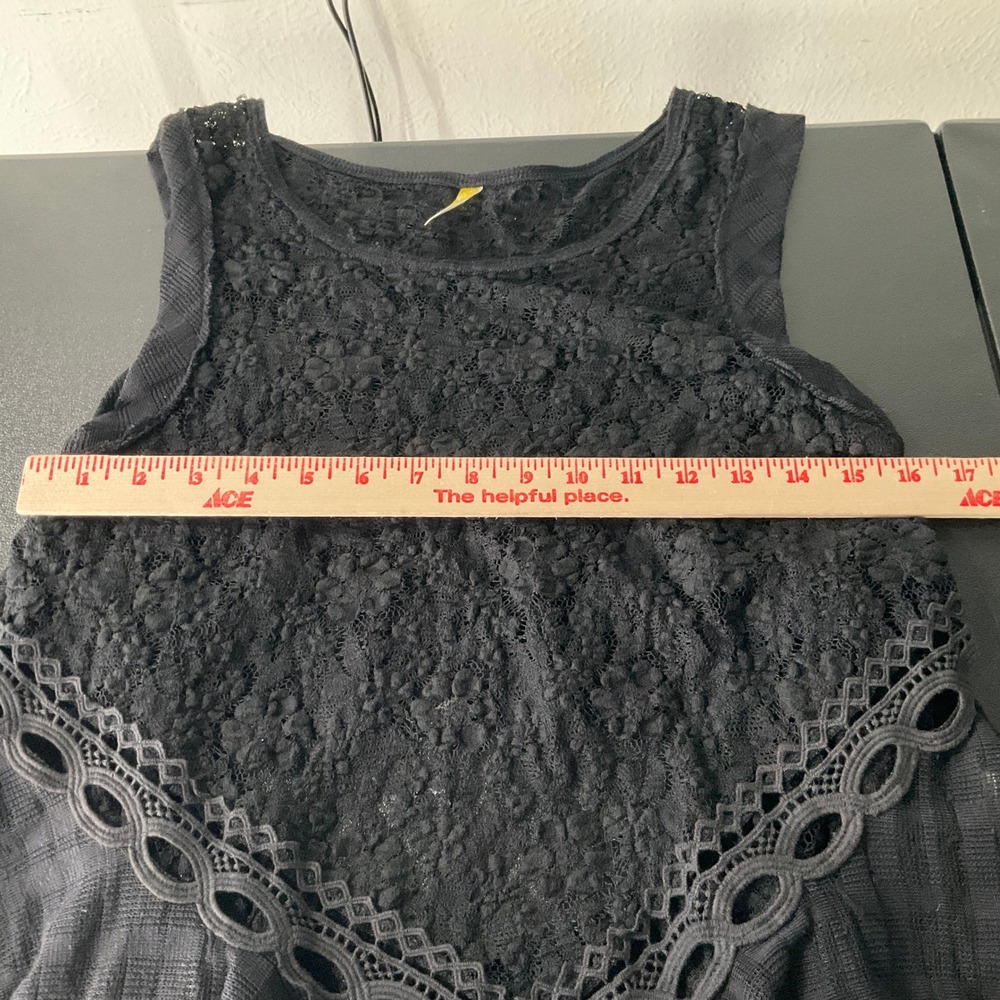 Free People Top Sz M Black‎ Lace Ruffle Layered Open Back Sleeveless Whimsigoth - Picture 6 of 8